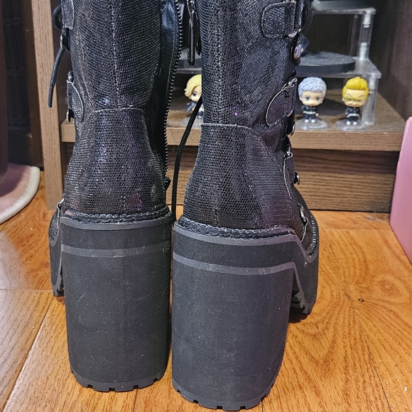 Black Platform Lace-Up Boots (Deadstock 💀) - Picture 3 of 8